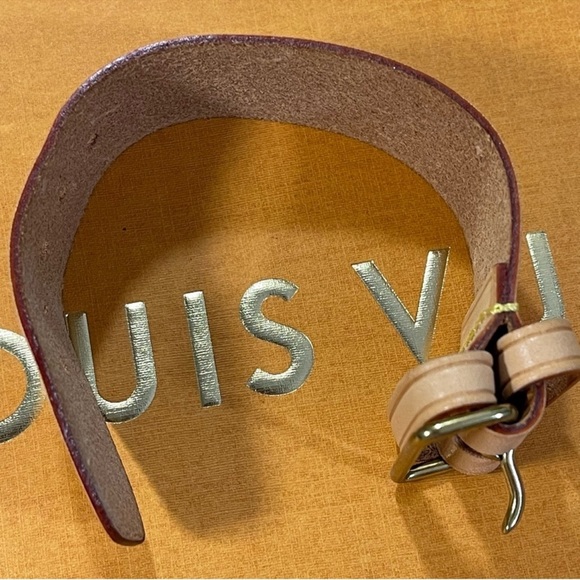 Louis Vuitton Poignet as a Bracelet - Picture 15 of 16